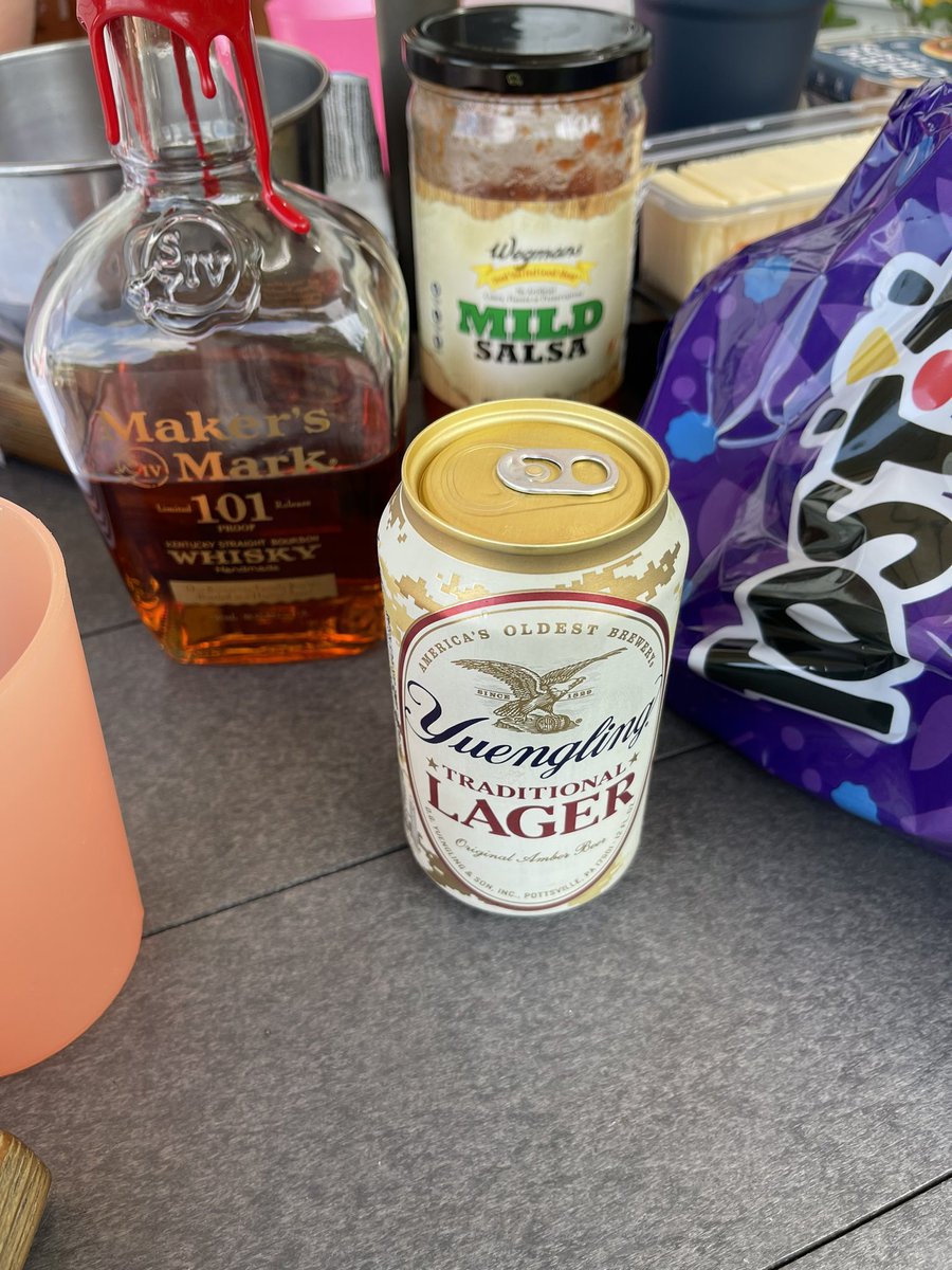 icebergz99's tweet image. Good Evening my Friends 😎
Taking some time to relax &amp;amp; hanging out with some old buddies of mine. We’ve got the tunes cranked… having a few drinks &amp;amp; snacks… great conversation🦅🇺🇸
Cheers 🍻🥃Hope everyone is having a great evening.🤗🙌🏼🖤🙏🏼