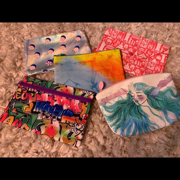 J_zagas's tweet photo. So good I had to share! Check out all the items I'm loving on @Poshmarkapp #poshmark #fashion #style #shopmycloset #oldnavy #ipsy #lahearts: https://t.co/ti1BdVNONG https://t.co/2cImFvWC5c