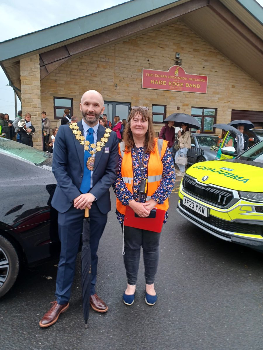 CahalBurke's tweet image. HADE EDGE GALA 

Delighted to open the wonderful Hade Edge Gala today along with judging the fancy dress competition! 

Well done to the committee, volunteers and all involved!  #HadeEdge