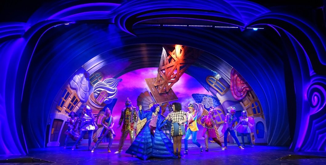 ViernesMagazine's tweet photo. El musical de El Mago (The Wiz) estará 16 semanas en el Teatro Hidalgo, con un elenco encabezado por Lucero Mijares como Dorothy. Adaperla (Marisol Meneses) fue la encargada de anunciar seis números musicales:

@elmagothewiz
@LuceroMijaresOf

https://t.co/NuaTg5hjxB https://t.co/aFP0CXNLNp