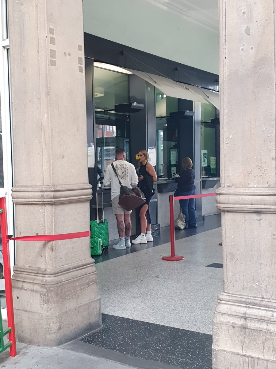 ProudPreston29's tweet image. #48hrs #LancsPhotoFest a view of the soon to be lost #Preston ticket station, can this be allowed to happen ?