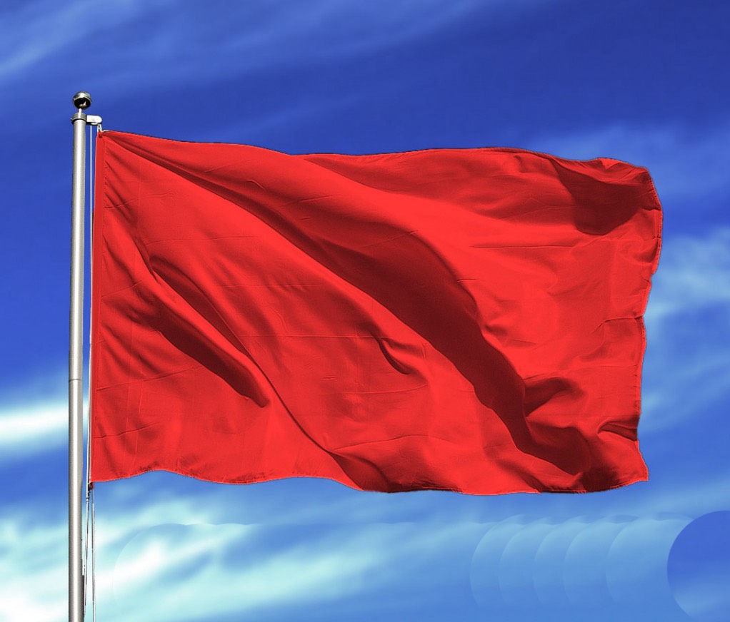 jlpouy's tweet photo. Finaliza el servicio de #vigilancia, #salvamento y #socorrismo en tu #playa. Hasta entonces estaba izada la bandera #roja. Ahora que la han arriado, sigue con la misma #premisa y deja el baño para mañana. Este color indicaba #prohibicion de baño. https://t.co/pplqa8pT6b