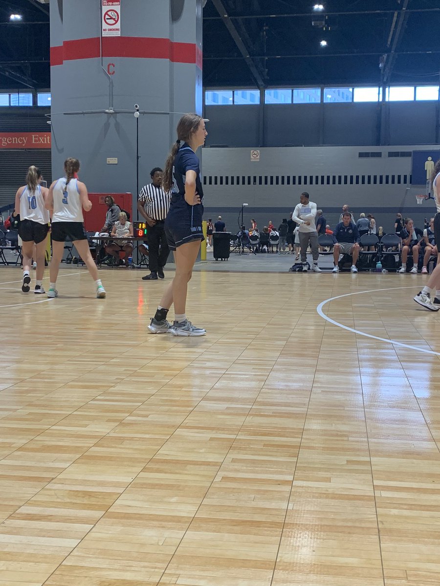 TJZambrovitz's tweet photo. Fun to watch @IntravaiaLaney and her team yesterday in Chicago picking up the W! https://t.co/nc6LpCCLA4