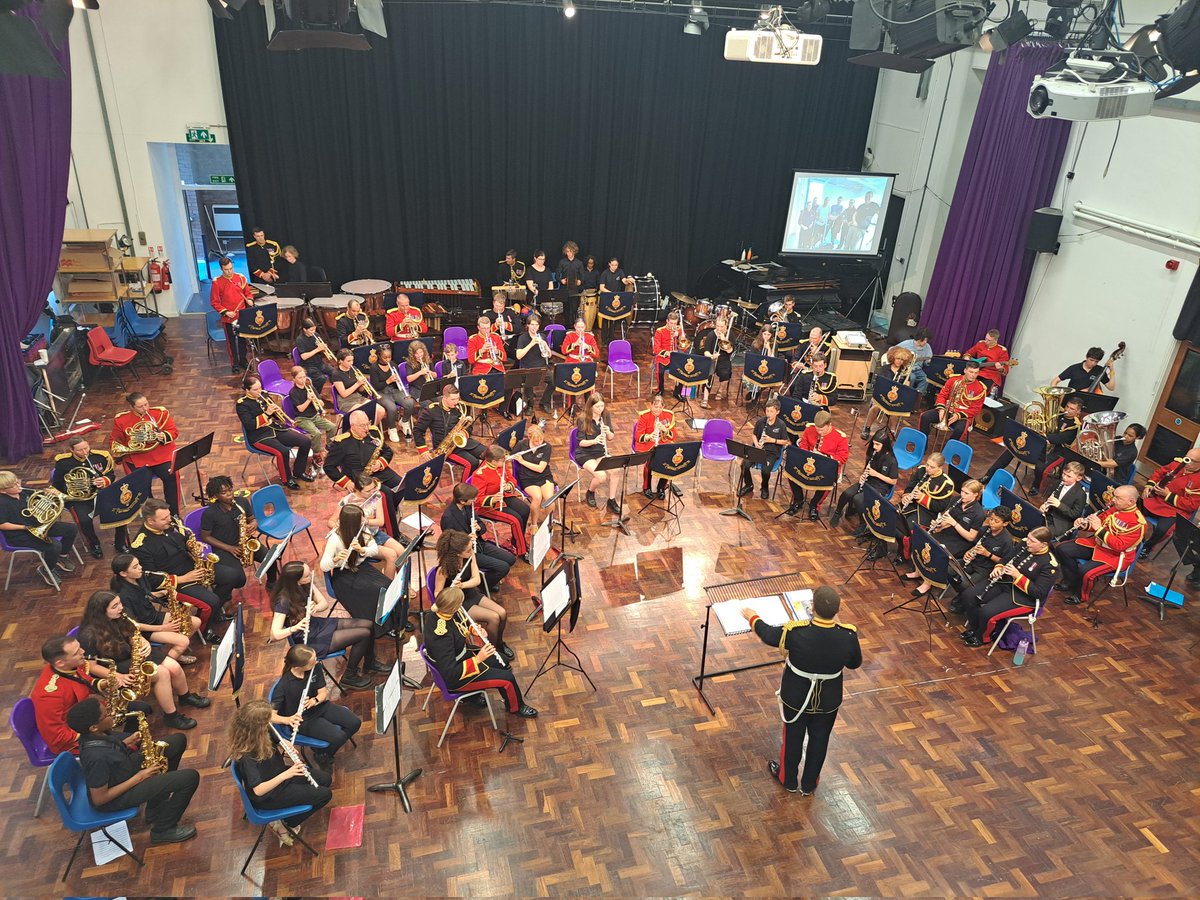 If you're not at Hornsey School for Girls this evening, you're missing out on the most fantastic concert from <a href="/HaringeyYMusic/">Haringey Young Musicians</a> alongside the Band of the Household Cavalry!