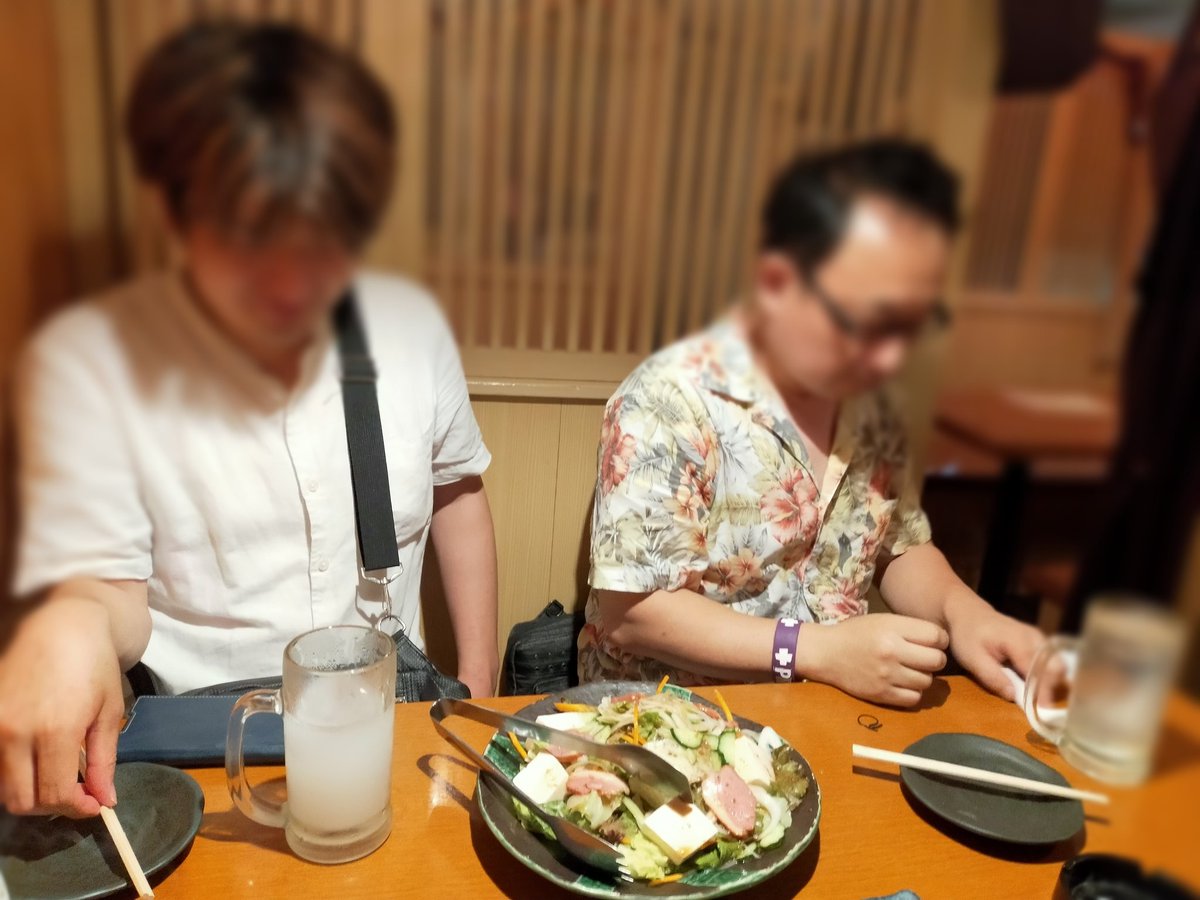 cimach51's tweet photo. 今年も皆わりと変わらず元気に始まりました👏👏(もうお開きしました)

※ケーキのロウソク、店舗様に許可をとって着火しております🙏

#Hiro生誕2023
#Chihiro生誕2023
#合法幼女症候群 #ロリシン https://t.co/sfRWgpR0Hk