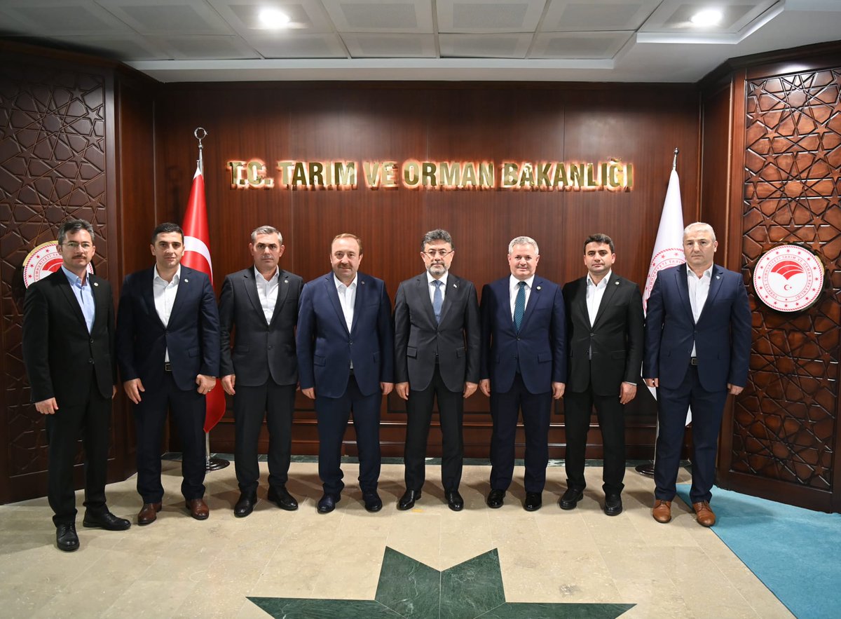 huseyinozturk_1's tweet photo. 1️⃣ - Yetkili sendika TOÇ BİR-SEN olarak Sayın Bakanımız İbrahim Yumaklı ile yaptığımız görüşmeler sonucunda, CB Strateji Bütçe Bşk. tarafından Meclis onayına sunulan ek bütçeye, Koruyucu Giyim ve Donanım Malzemesi alımı ile ilgili olarak yaklaşık 500 Milyon TL ödenek konulmuştur. https://t.co/UqpBQ7u4A3