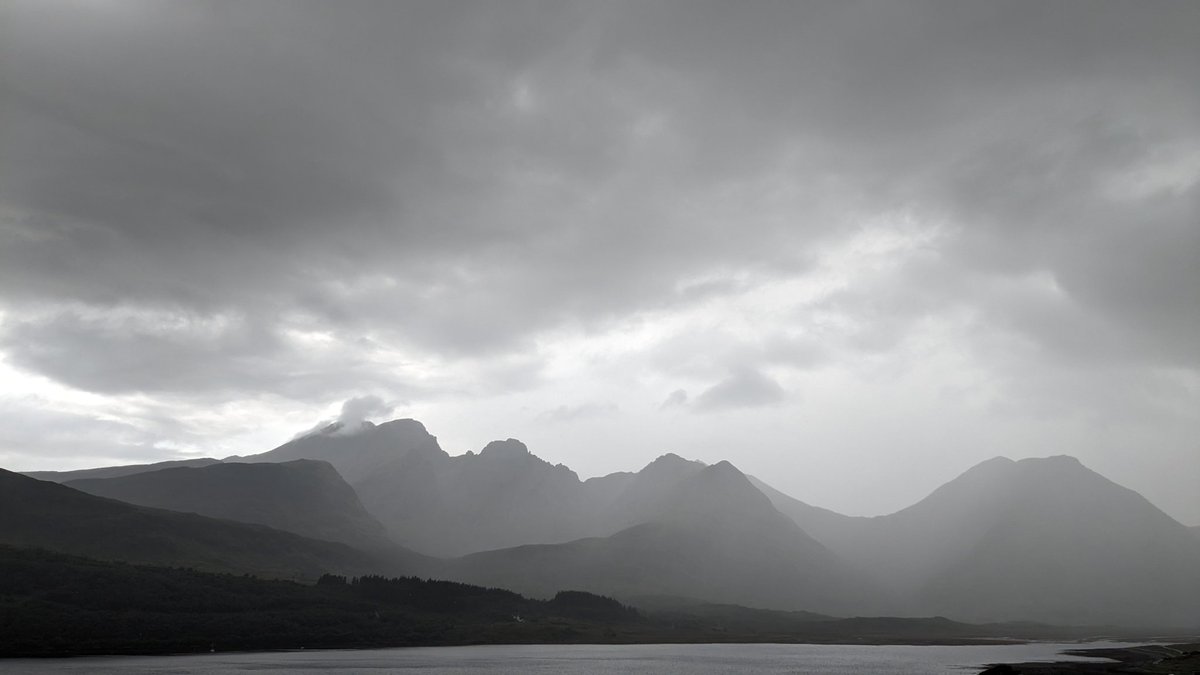 colinelliot's tweet photo. View out the window. #skye https://t.co/pIdDJXoN31