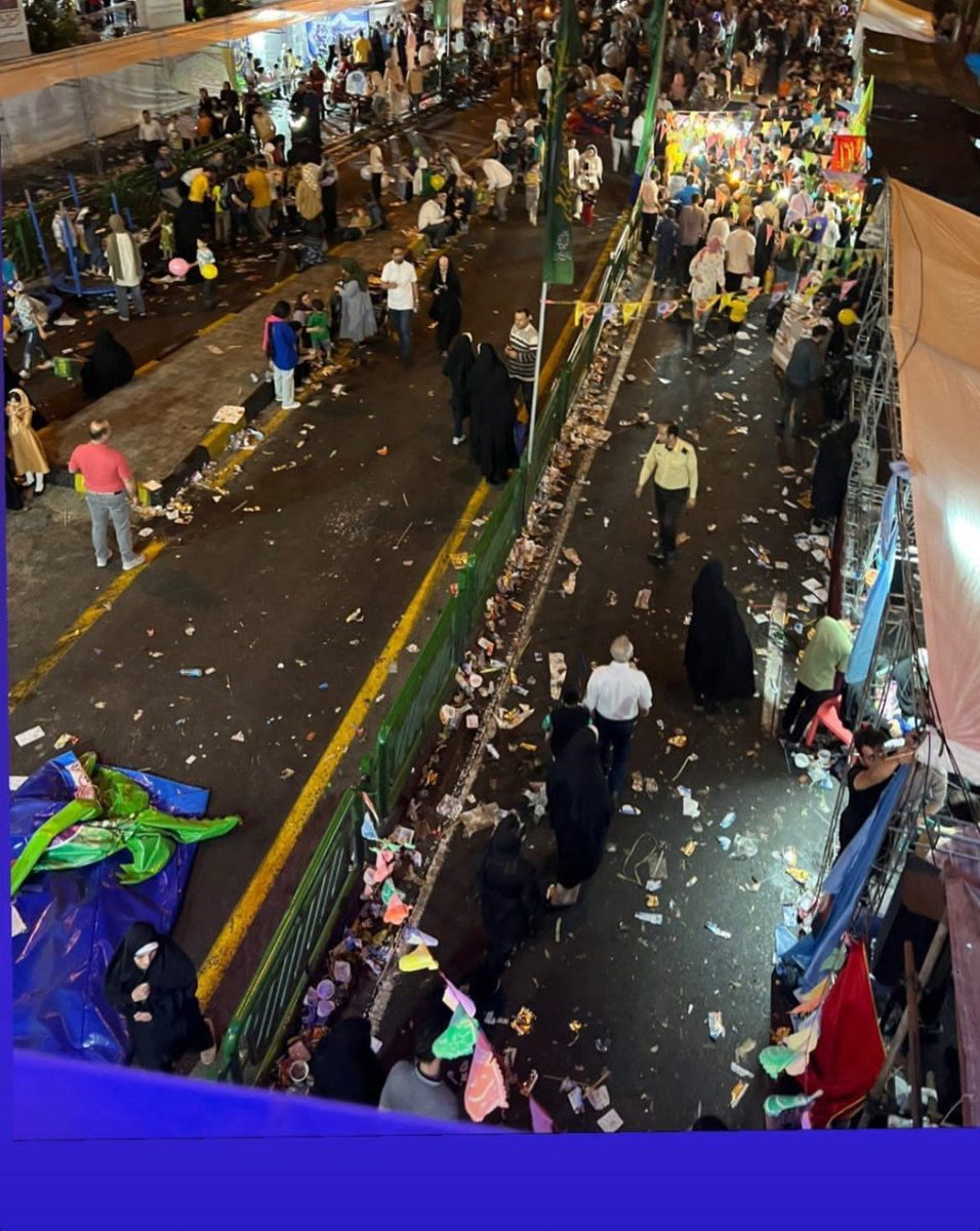 behzadm75's tweet photo. بخاطر یه سطل زباله #محسن_شکاری رو اعدام کردن.
بعد تو عیدشون آشغالارو تو سطل زباله نمیریزن
آشغال شمایید نه اونایی ک رو زمینه حرومزاده ها :)) https://t.co/ySgVe4ASKt