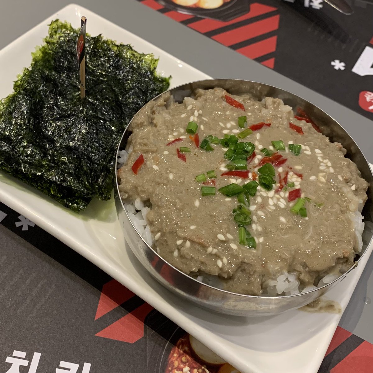 EEpiaepia's tweet photo. ไก่บอนชอนทุกคนคงรู้จักอยู่แล้ว แต่รู้ยังว่าเค้าเปิดถึงตี1อ่ะ มันเริ่ด ใครกินดึกจัดไปค่ะ สาขาเดอะไนน์พระรามเก้า คือไก่กรอบมาก เนื้อฉ่ำอร่อยสุด ต๊อกชีสคือดีงาม กินลืมอ้วนไปเลย #อร่อยไปแดก https://t.co/SdAtaUhHvx