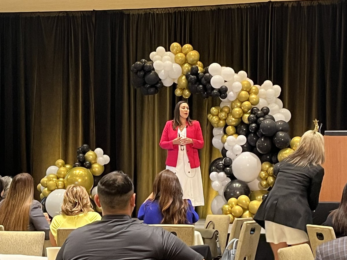 DrRenaeBryant's tweet photo. Excellent premier keynote by @mrsjessgomez @CALSAfamilia Summer Inst. Loved hearing her story and getting some #LeadWithCollaboration tips! #EdBranding #TellYourStory #BeAConnecter #CALSASI https://t.co/mhdAtdBHVp