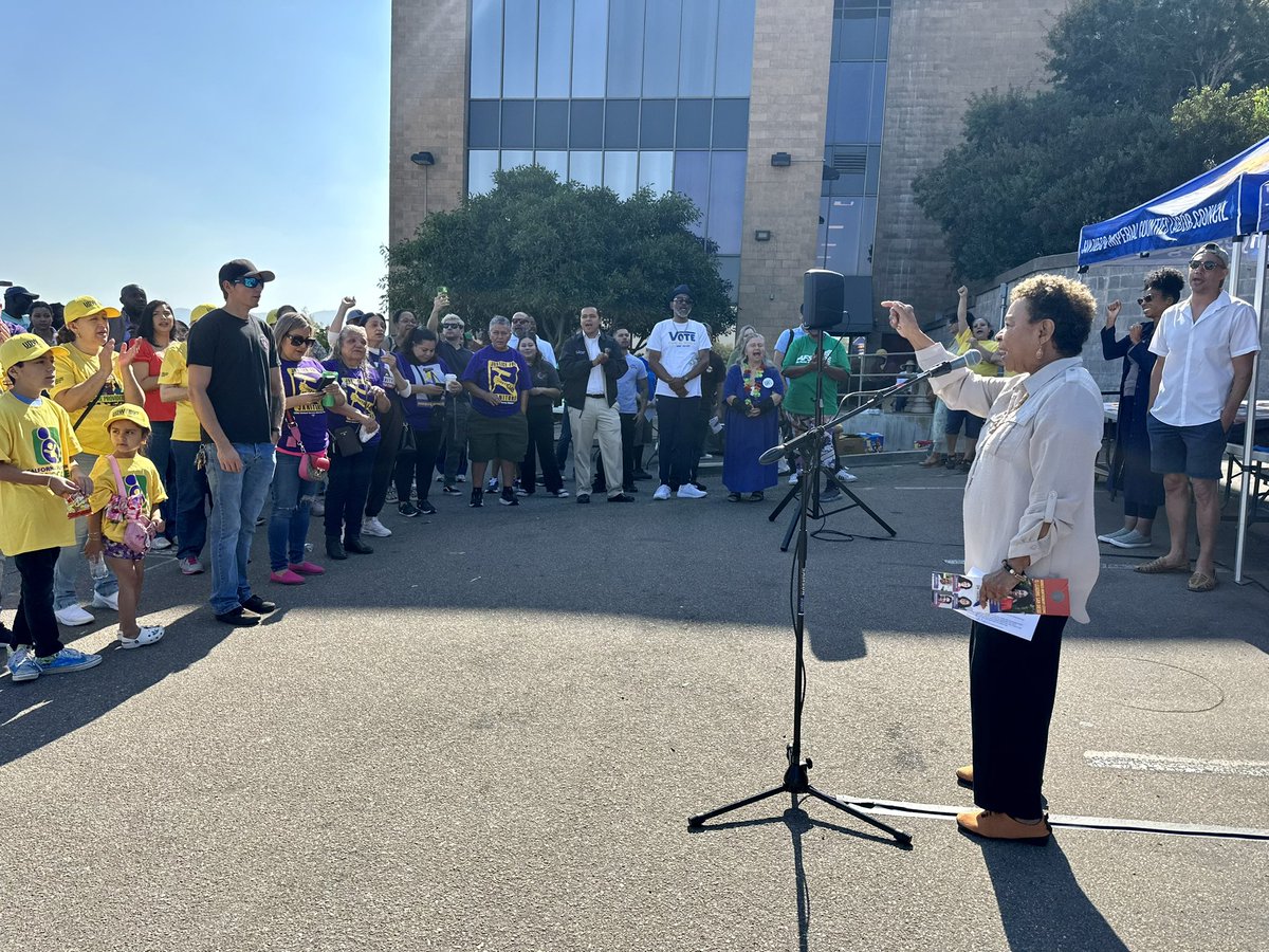 BarbaraLee_CA's tweet image. It’s never been more important to unite behind our brothers and sisters in labor and pro-union candidates!

That’s why, today, I rallied with the San Diego trades and my friend @DrWeber4CA to support @sandiegodems-endorsed supervisorial candidate @MDblGoodTrouble.