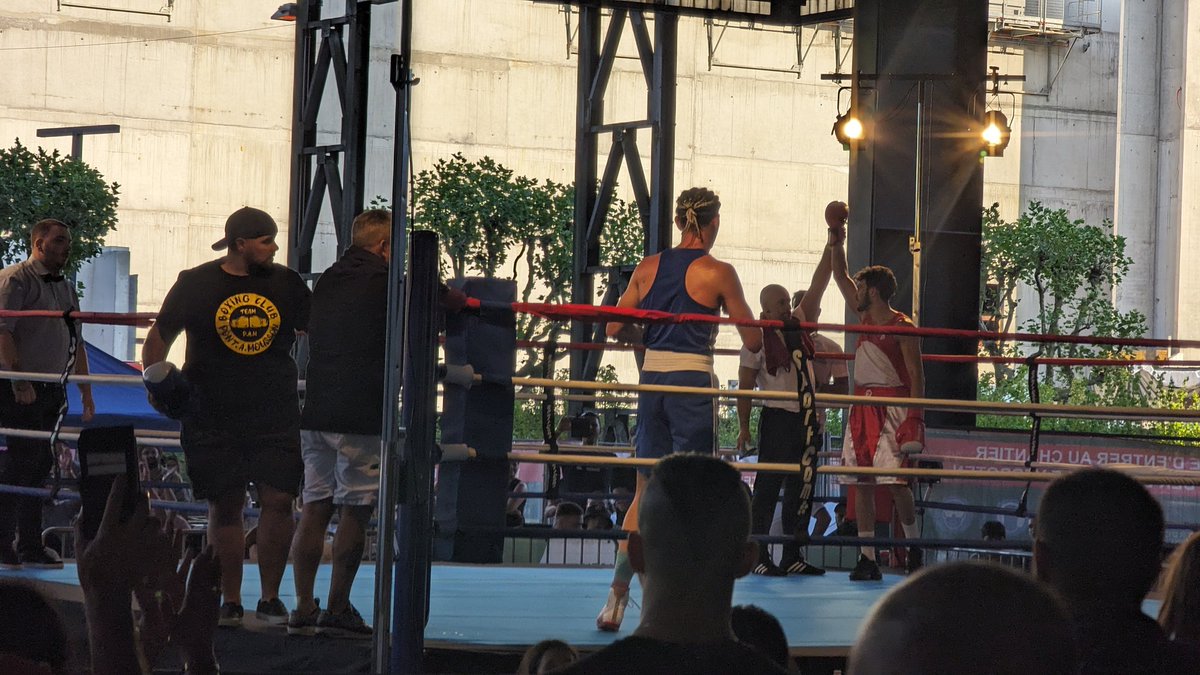 #eschsuralzette #boxing #boxe 
Amazing night...first time in my life...