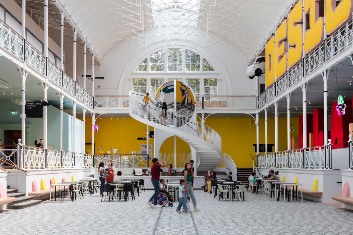 DianeDevine18's tweet photo. #MathPhoto23 #builtmath

The Young V&amp;A Museum, London

Young V&amp;A’s new helter-skelter staircase, designed to draw people through the building. How was it designed?

Photograph: David Parry/Shutterstock https://t.co/yeyTvYXOmP