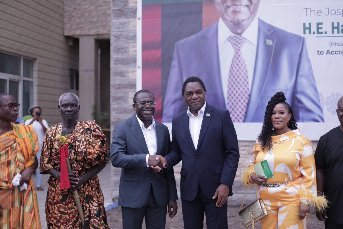 Preacherboye's tweet photo. We extend our heartfelt appreciation to His Excellency for taking the time to visit our facility and for recognizing the efforts of the Jospong Group of Companies in revolutionizing waste management and recycling in Ghana. 🙏🌱
#Gratitude #WasteRevolution #LeadingTheChang https://t.co/FGiak8u224