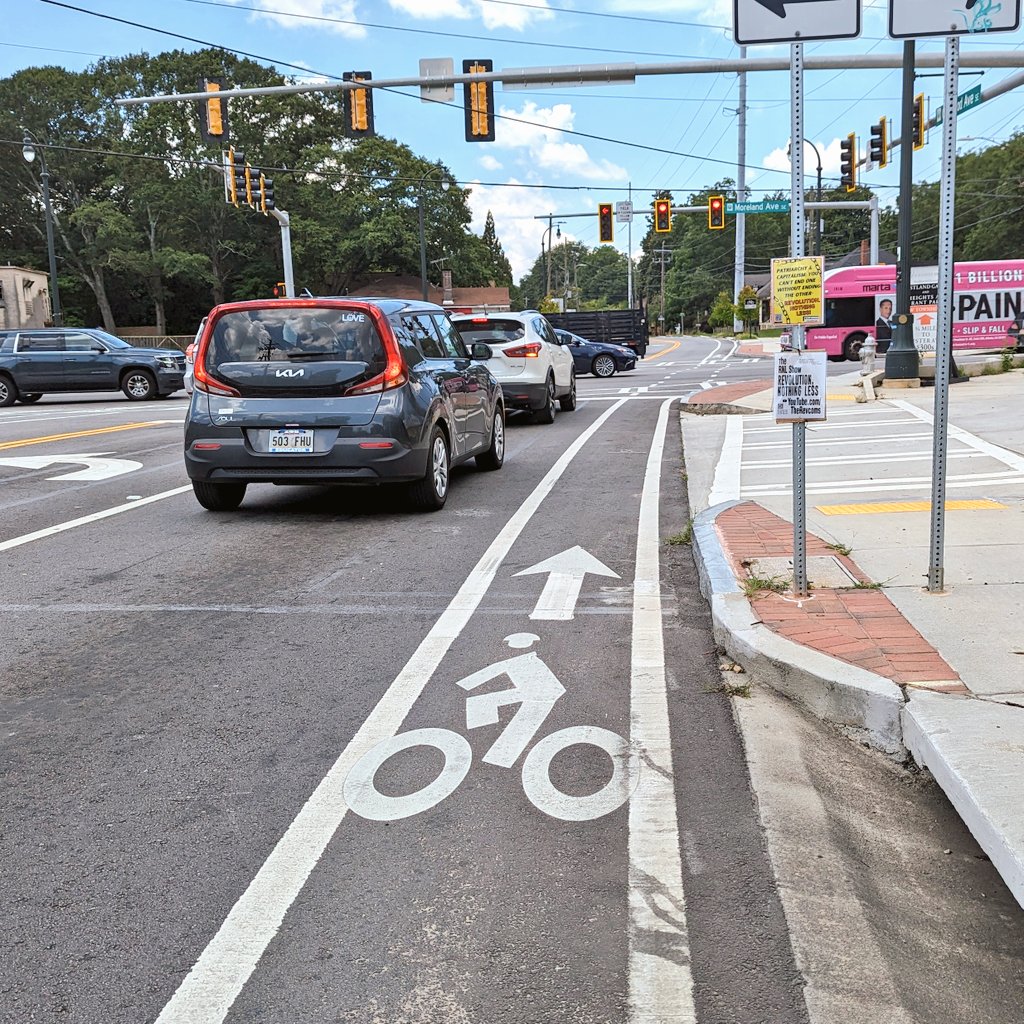 atlurbanist's tweet photo. If it's not wide enough for the icon to fit inside, it's not really a bike lane, @GADeptofTrans 

Glenwood Avenue https://t.co/g0IVrY4YsR