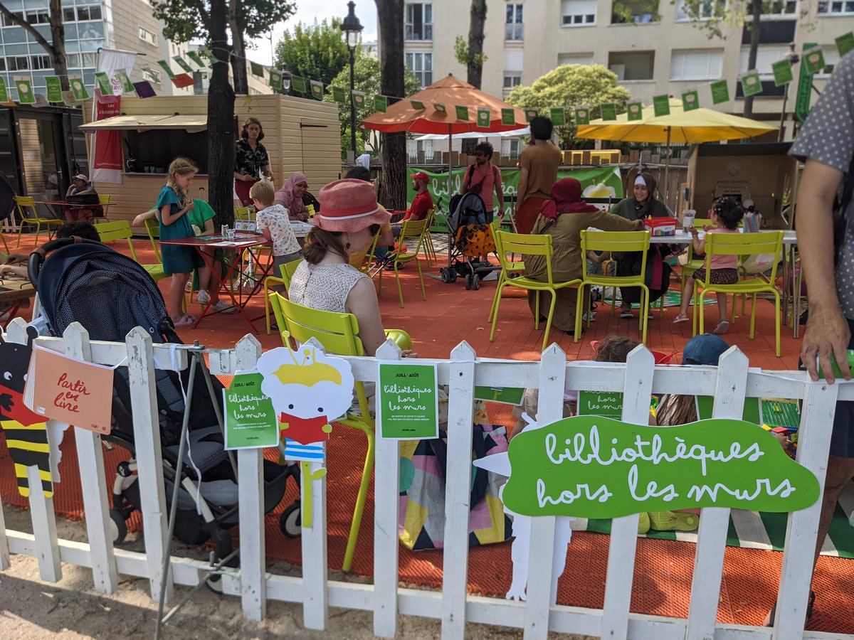FrancoisDagnaud's tweet photo. Avec @AnneHidalgo pour l'ouverture de #ParisPlages sur le Bassin de la Villette, pour lancer la saison 2023 - et partager un beau moment de danse inclusif avec @JohanAmselem pour le Bal arrangé qui clôture le #MoisParisienduHandicap https://t.co/LpQ9fURJFO