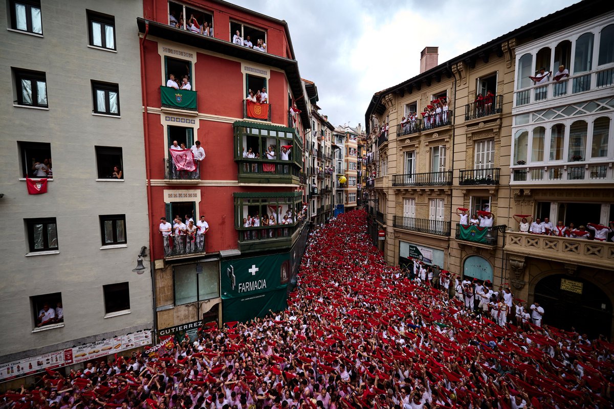 plasaosa's tweet photo. Y por fin #Pamplona desató el 6 de julio #SanFermin2023 #SanFermin 

2023-07-06
© Pablo Lasaosa https://t.co/lyAKSJKPDL