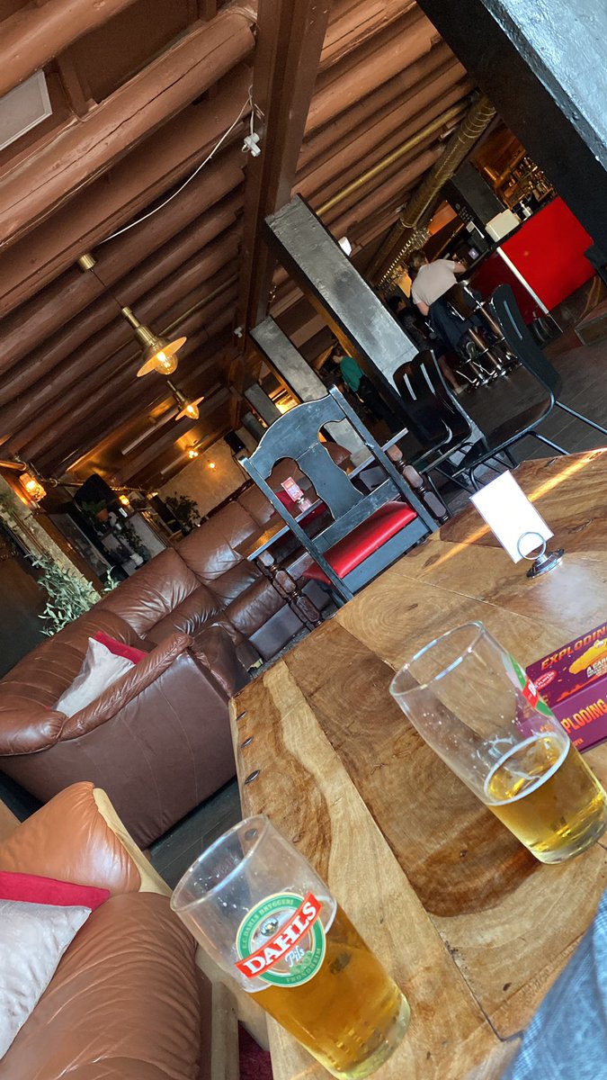 Prøver meg på Good Omens i Trondheim! Koselig sted! Valgte mest på grunn av boken. 😅