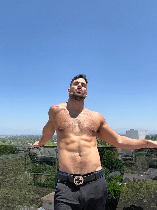 Photos from Hollywood 🙏🫶 Which ones is your fav ? https://t.co/5pVDITXkUS<a href="/tag/andrewchristian"class="tags"><span>#andrewchristian</span></a><a href="/tag/trophyboy"class="tags"><span>#trophyboy</span></a>
