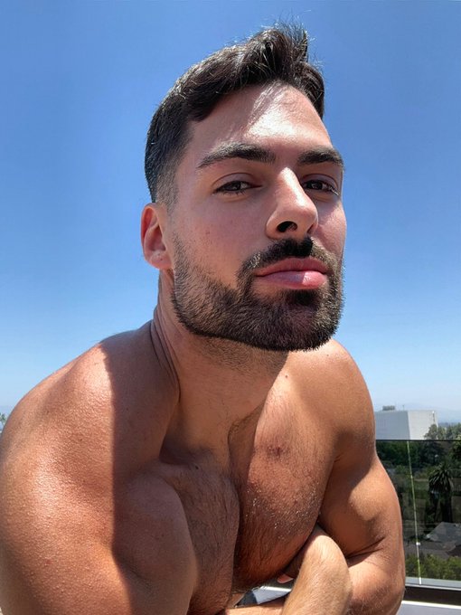 Photos from Hollywood 🙏🫶 Which ones is your fav ? https://t.co/5pVDITXkUS<a href="/tag/andrewchristian"class="tags"><span>#andrewchristian</span></a><a href="/tag/trophyboy"class="tags"><span>#trophyboy</span></a>