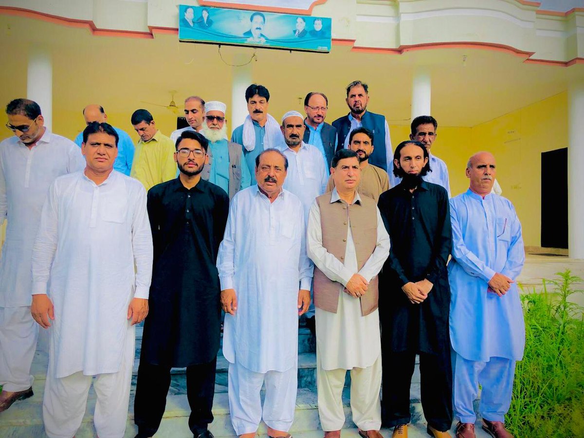 SajjadSuleman11's tweet photo. سماہنی آزاد کشمیر۔ سابق ممبر آزاد کشمیر اسمبلی و سینیر راہنما مسلم لیگ ن آزاد کشمیر راجہ مقصود احمد خان کی رہائشگاہ بنڈالہ صدر مسلم لیگ ن آزاد کشمیر شاہ غلام قادر تشریف لائے۔ @pmln_org @sgqadir @pmln_ajk_org @MediaPid @MMahroof71 @Rukhsar_LA4 https://t.co/0IY0Qis373