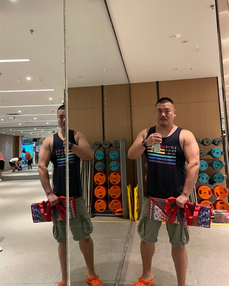 Xiong_dad's tweet photo. 有很努力在健身 https://t.co/z5SQmqj0IN