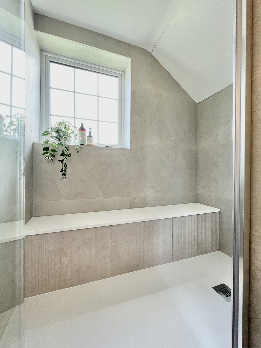 TheTapEndDesign's tweet photo. This shower area is partly hidden behind a stud wall, just look how spacious it is on the inside!
#ShowerInStyle https://t.co/UoAxfUs5io