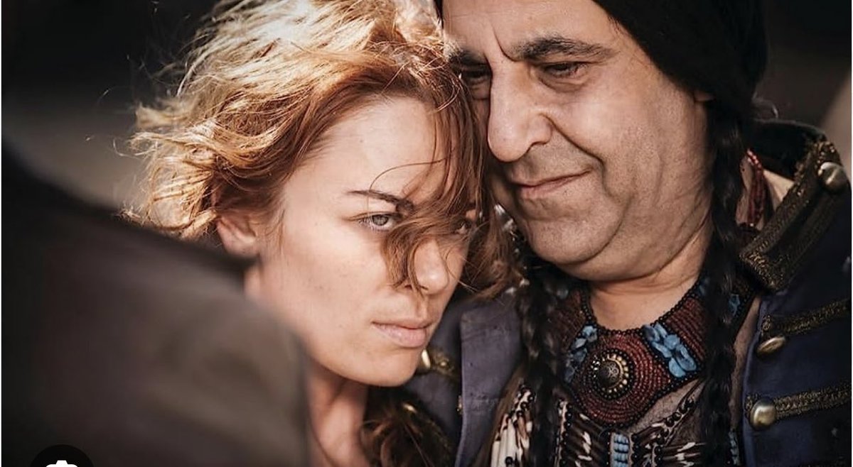 dmtevgar's tweet photo. Senin gibi çocuk kalan, dostluğuyla insanın yüreğine işleyen dünyada kaç kişi vardır acaba… Yeteneğin zaten nadir gelir…Tanıştıktan sonra “kızım” dedin hep bana. “Baba” dedim ben de. Şaka da olsa, vazgeçmedik her görüşmemizde. Bir sonraki görüşmemiz bu mekanda olmayacak sadece…Seni özleyeceğim.Çok… Bi tanecik sevgilin Aysun abla ve dünya harikası oğlun başta olmak üzere tüm sevenlerine sabır diliyorum.  Seni seviyorum. Kızın… #özkanuğur