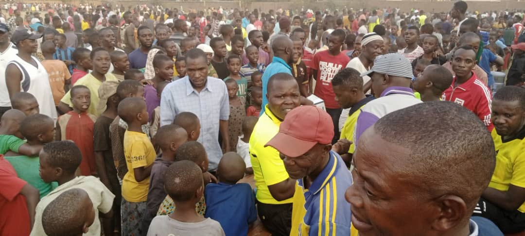 <a href="/BugaramaS/">Bugarama Sector</a> Abaturage bakomeje kunezererwa imikino iri guhuza amakipe 8 yabo muri shampiyona y'ubukangurambaga&amp; kwishimira ibyagezweho!Abakina mu makipe akomeye nka Félicien NKURUNZIZA wa Rayon Sport,.. baje gukinira utugari twabo <a href="/DrKibiriga/">Dr. ANICET KIBIRIGA</a> <a href="/HabitegekoFran1/">Habitegeko Francis</a> <a href="/RwandaLocalGov/">Ministry of Local Government | Rwanda</a>