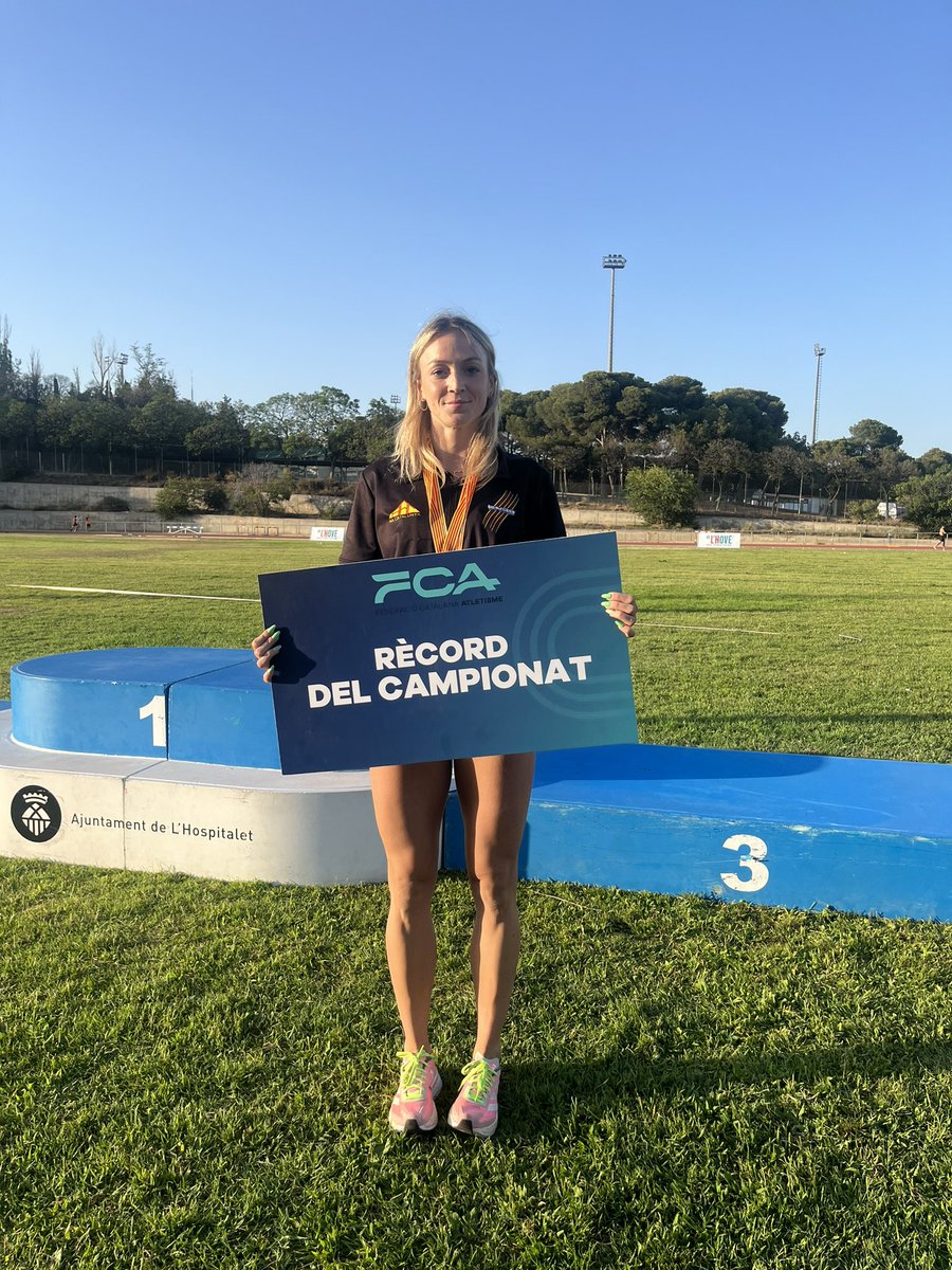Atletisme_FCA's tweet photo. 🚀😁 Cada dia millorant, @andreeasabou_ ha aconseguit el rècord dels Campionats a la llargada amb una marca de 6.30 m

Magnífic concurs que ens deixa aquest nou registre, camí del Campionat d’Espanya. 

🙌🏻 https://t.co/VppRkFmDcx https://t.co/CxpsVAZF3W