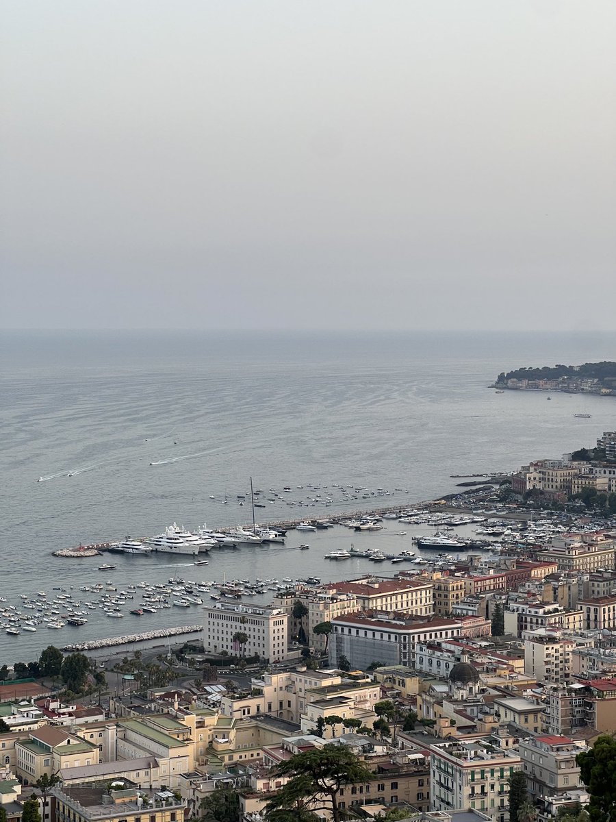 edwidgemillien's tweet photo. Capri, c'est fini
Et dire que c'était la ville de mon premier amour https://t.co/5egHdOFbP7