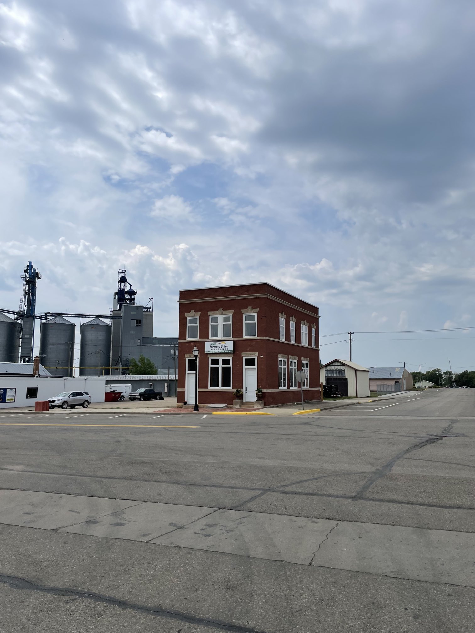 KC Brim 🇺🇸 on Twitter "Neat traditional office building Main Street