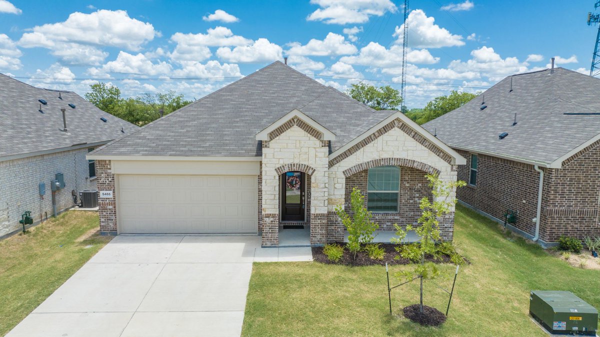 WatersJett's tweet photo. The perfect family home in Forney, TX 💫

Full tour will be uploaded to my Instagram later today. 
IG: jettwaters https://t.co/XAl6jkuK27