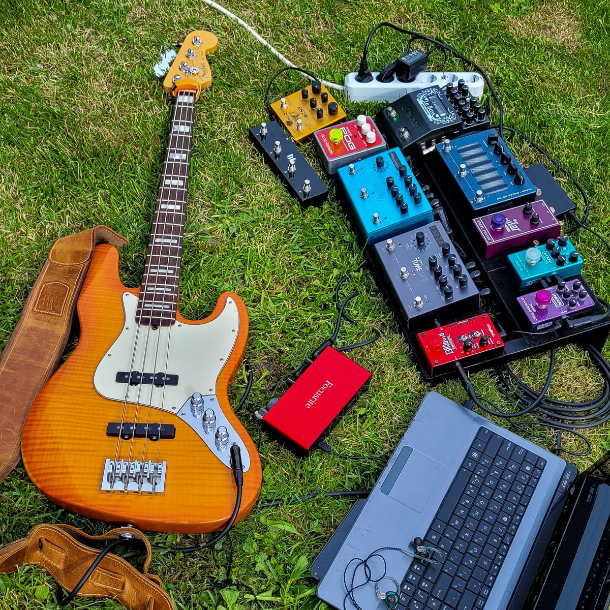 WeAreFocusrite's tweet image. Studio set-up on the go🎧

📸 @dmitriytoporov

#Focusrite #Scarlett2i2 #StudioSetup