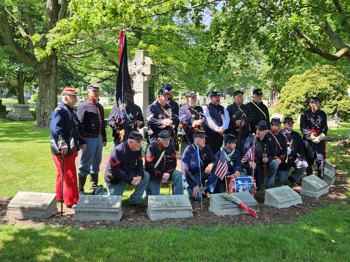 ultseriouscomic's tweet photo. A few photos from today strong Vincent event in Erie PA. Video is uploading to YouTube. Will post links later. #strongvincent #Eriepa #gettysburg160 https://t.co/LqN9aomJin