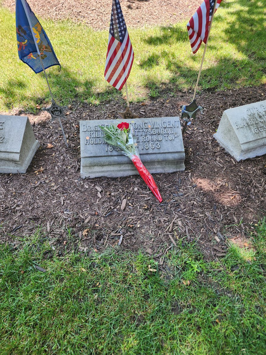 ultseriouscomic's tweet photo. A few photos from today strong Vincent event in Erie PA. Video is uploading to YouTube. Will post links later. #strongvincent #Eriepa #gettysburg160 https://t.co/LqN9aomJin