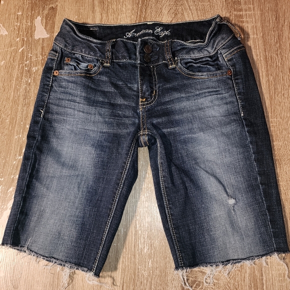 ConnieSullivan6's tweet photo. So good I had to share! Check out all the items I'm loving on @Poshmarkapp from @OVgirl82 #poshmark #fashion #style #shopmycloset #meettheposher #americaneagleoutfitters: https://t.co/KKl8rgsIyp https://t.co/QwCQEQ12HN