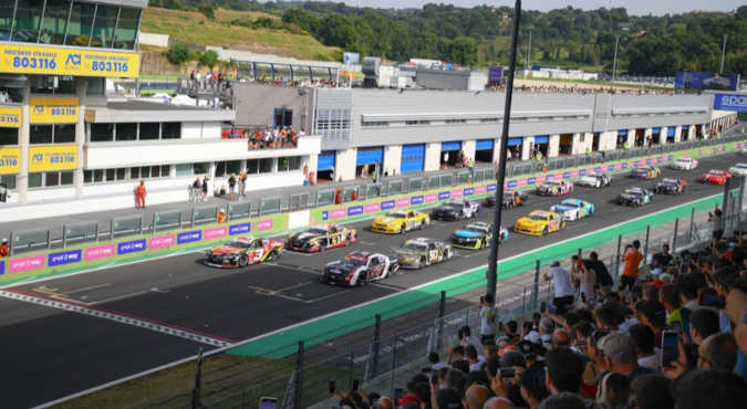 Speedliveit's tweet image. 2023 NWES SEASON – È TEMPO DI FESTA A VALLELUNGA: ALBERTO NASKA COGLIE UN’EMOZIONANTE PRIMA VITTORIA STAGIONALE smpl.is/7cohb

#NWESseason #Vallelunga #AlbertoNaska #vittoriastagionale #speedlive