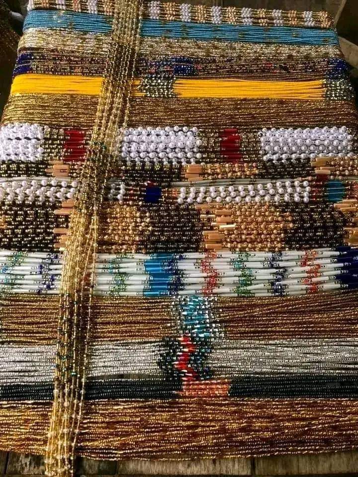 YourAncestors_'s tweet photo. Waist beads are worn by women to protect and strengthen their wombs as well as to align their sacral energy center. They were also used to track a woman's monthly cycle. 

Your ancestors want you to learn the spiritual benefits of beads. https://t.co/wDoq15mqFg