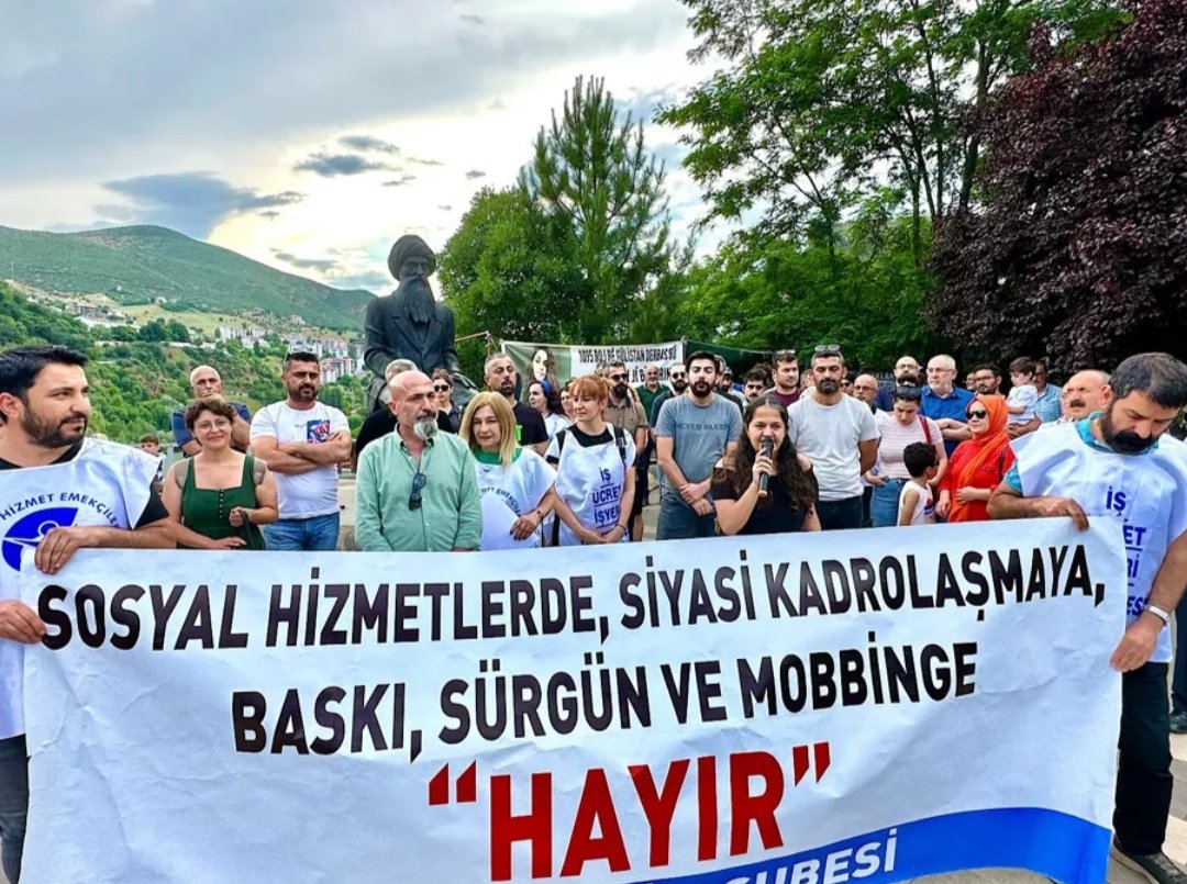 ses_dersim's tweet photo. Çalışırken ve emeklilikte insanca yaşamaya yetecek temel ücret mücadelemizden vazgeçmiyoruz! #SadakaDeğilZamİstiyoruz https://t.co/7w8Z2GeOVy