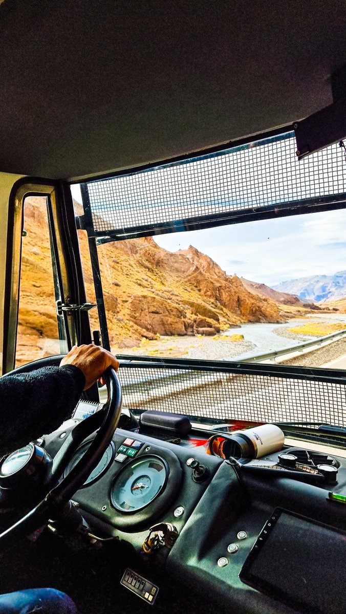 labondioargenta's tweet photo. Paso fronterizo Pehuenche 🇨🇱 🇦🇷
Chile ➡ Argentina 
Estas fotos muestran un poquito de lo hermoso de el paso Fronterizo entre estos dos paises, alcanzamos a cruzar con lo justo el 6 de Junio 2023 después se cerró https://t.co/LSruspPEo0