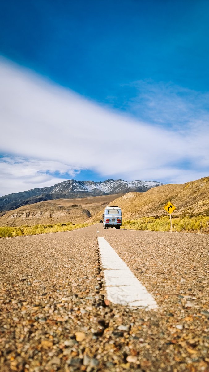 labondioargenta's tweet photo. Paso fronterizo Pehuenche 🇨🇱 🇦🇷
Chile ➡ Argentina 
Estas fotos muestran un poquito de lo hermoso de el paso Fronterizo entre estos dos paises, alcanzamos a cruzar con lo justo el 6 de Junio 2023 después se cerró https://t.co/LSruspPEo0