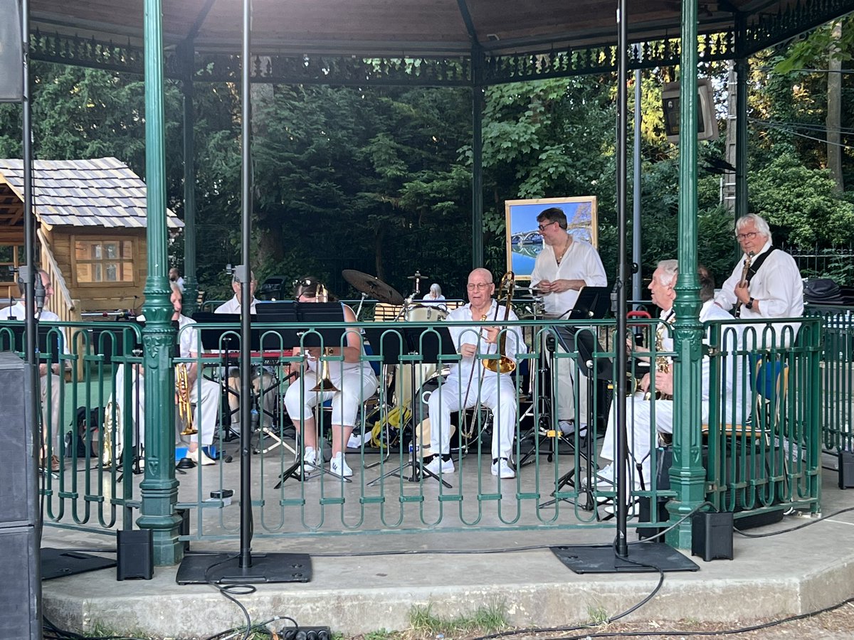 jpm_lagny's tweet photo. Début de la soirée blanche à @VilledeLagny. Bravo à @lagnycommerces pour cette excellente organisation qui reflète bien le travail fait tout au long de l’année pour les commerçants de la ville ! https://t.co/PA1QVTZUiK