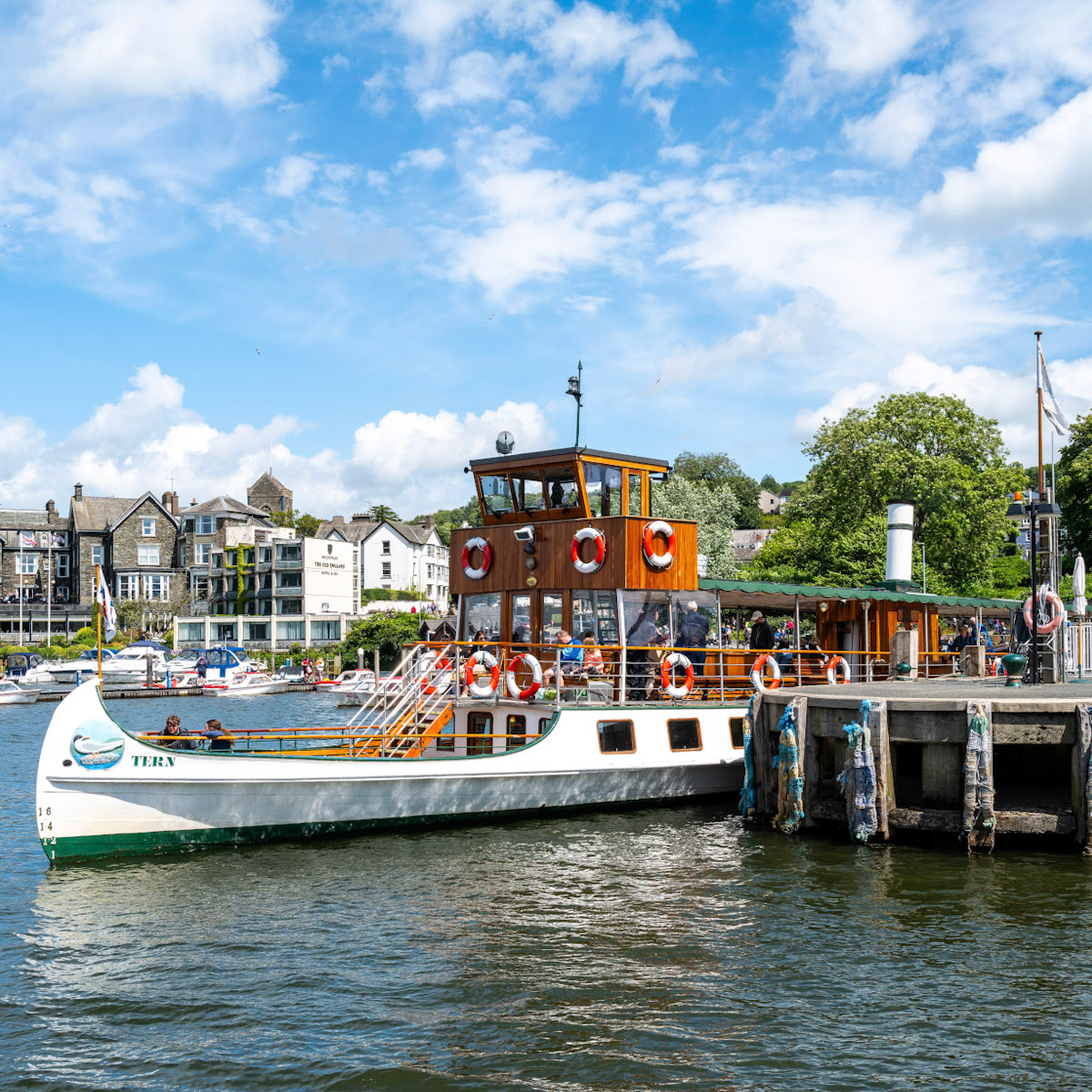 Windermereboats's tweet photo. Tern turns heads wherever she goes.

👁️: Take a virtual tour here : https://t.co/0qEs4DjV1B

#historicships #mvtern #bownesspier https://t.co/SdqeojtyEb