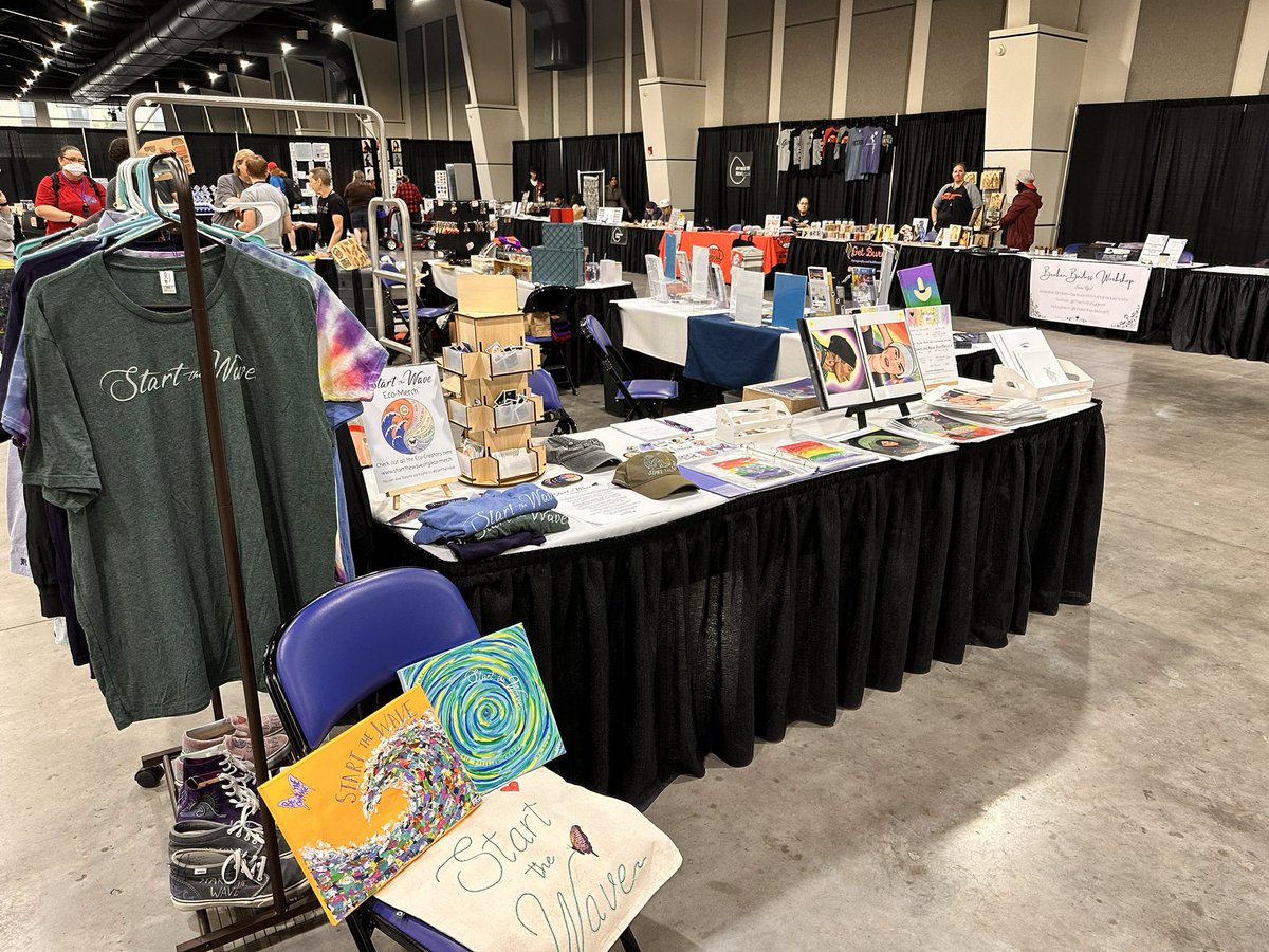 kkfosterartist's tweet photo. Here at #EDE2023 with art and my #STWEcoMerch for #StartTheWave 🩵🌈

#WynonnaEarp #Earpers https://t.co/hL7v2lGX6E