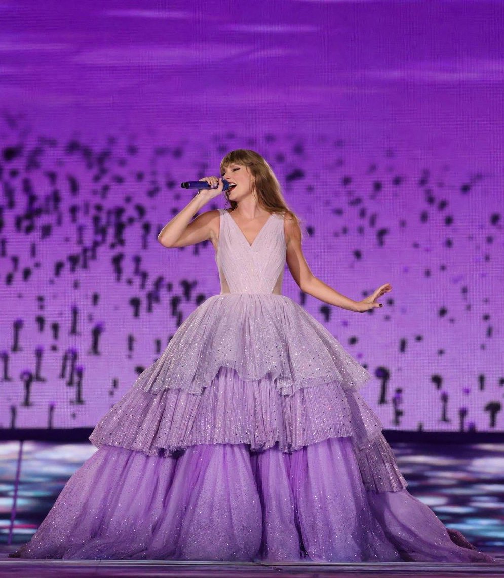 enchantedkels13's tweet photo. I’m so proud of Taylor for going on this journey to reclaim her work. I know we say this every day but last night really showed the impact it has made in Taylor’s life &amp; how happy it’s making her. I know she’ll never see this but if she does, I love you &amp; I’m so proud of you 💜🫶🏻 https://t.co/jGnMUY9Uah
