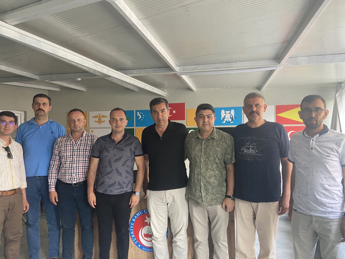 BalTurkav's tweet photo. Genel Başkan Yardımcımız Emin Türker vakfımızı ziyaret ederek istişarelerde bulundu, çalışmalarımız hakkında vakıf Başkanımız Tuğrul Boztekin ve yönetim kurulu üyelerimizden bilgi aldı. https://t.co/WaL7CDSYcy