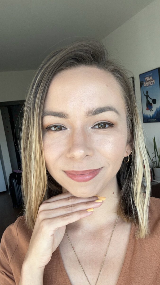 OSRSsid's tweet image. Birthday girl is very thankful for everyone in my life. Have a great day you guys 🥳🎂🎈