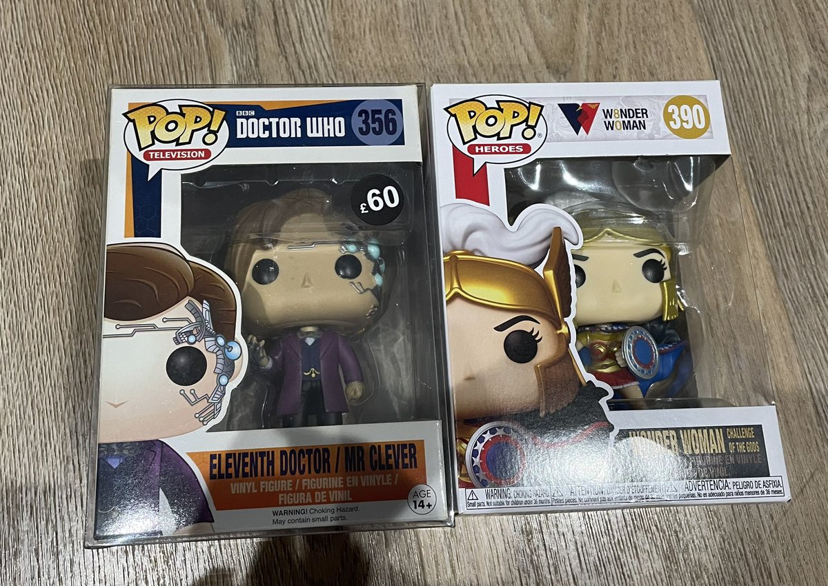 dare_megan's tweet photo. Had such a great time today !! As always #MattSmith was amazing. Though I couldn’t get my autograph from him personalised due to there being so many people still to autograph before the talk I did get to say that it was great to see him again as I met him at Liverpool https://t.co/JLKOmi8IBE