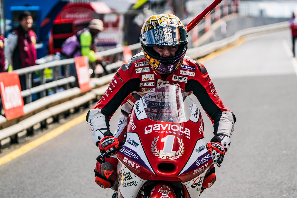 AsparTeam's tweet photo. En solamente 88 grandes premios con el grupo Pierer Mobility, conseguimos dos títulos mundiales. Era el #AustralianGP, @izanguevara28 se proclamaba campeón de #Moto3 #GP88 https://t.co/oRJA35iKz1